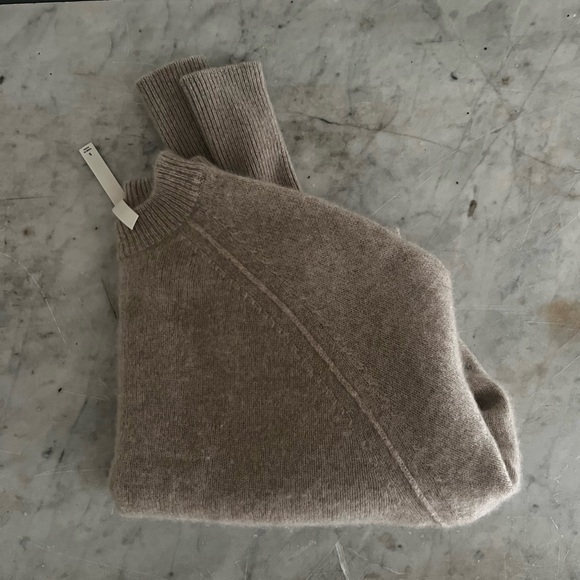 Aritzia Cashmere Sweater - The Group Babaton - Picture 4 of 9